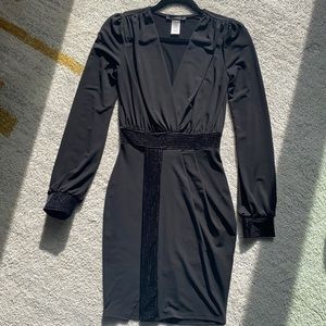 NWOT Cameo Mini Dress Black (S)